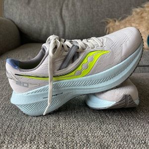 Women's Saucony Triumph 20